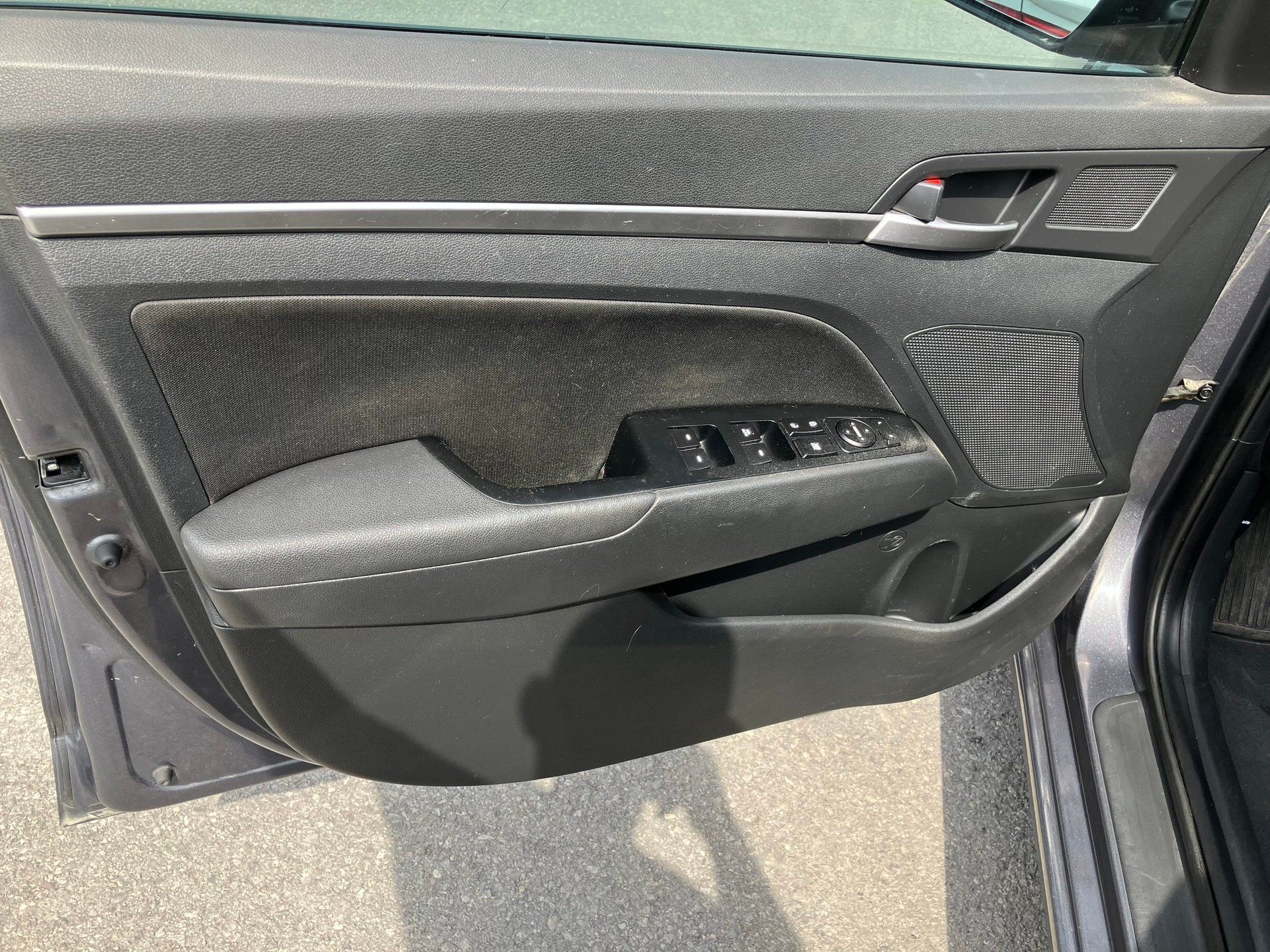Hyundai Elantra 2020 - Thumbnail 9