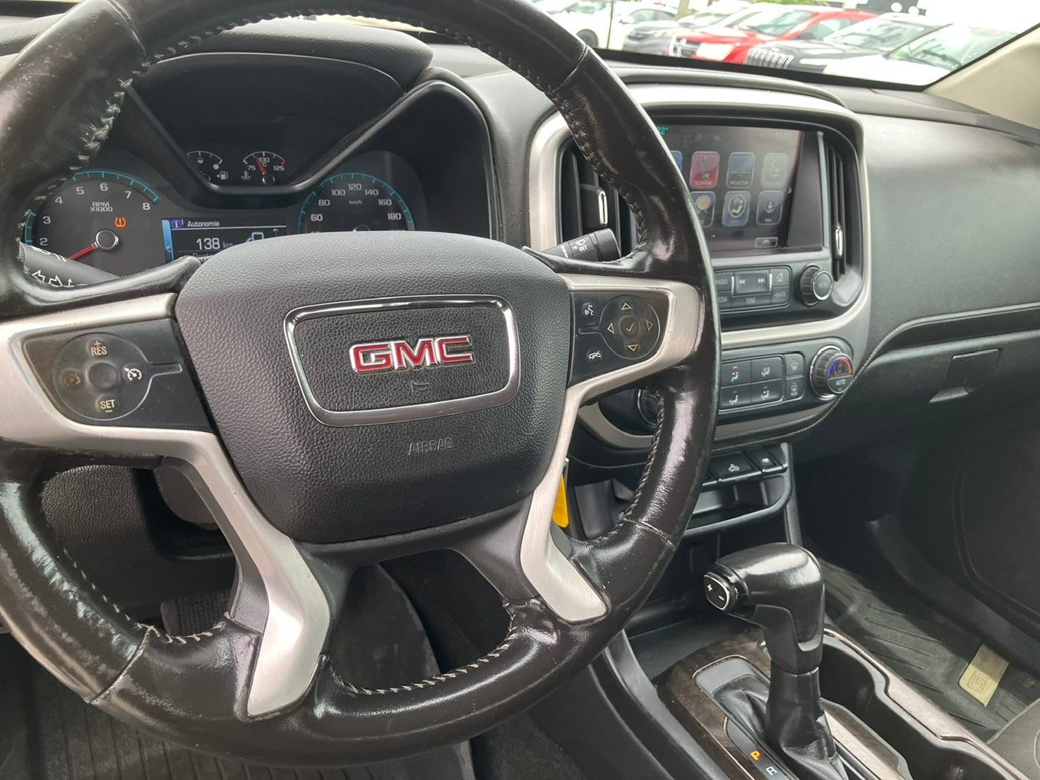GMC Canyon 2017 - Image 12