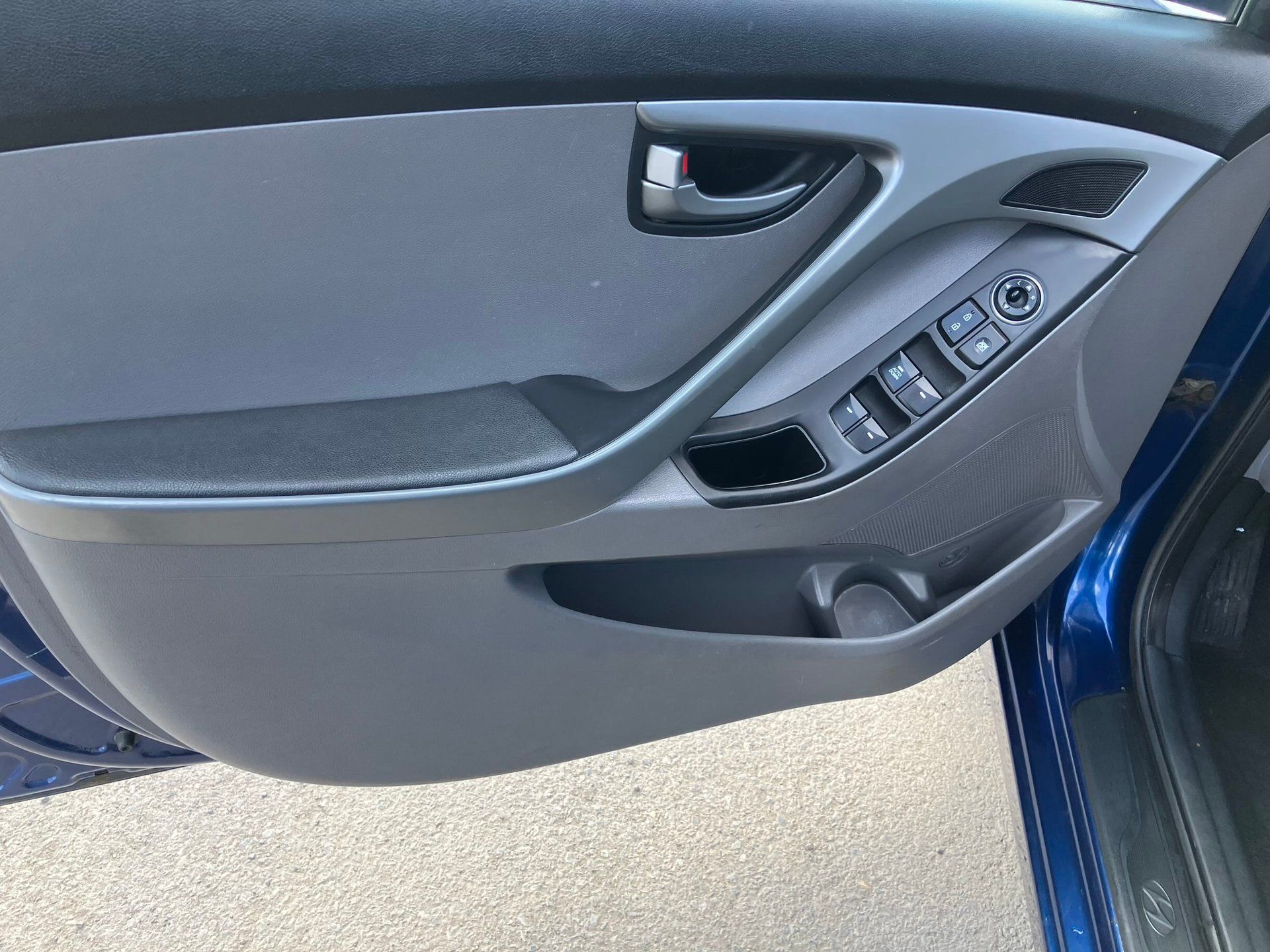 Hyundai Elantra 2016 - Image 10