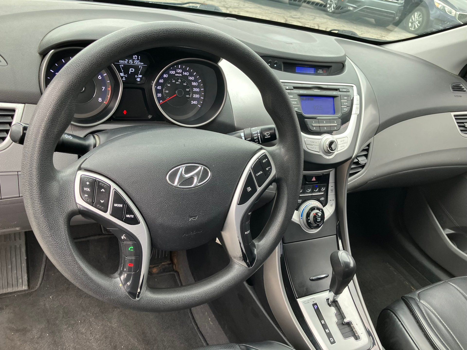 Hyundai Elantra 2013 - Image 12
