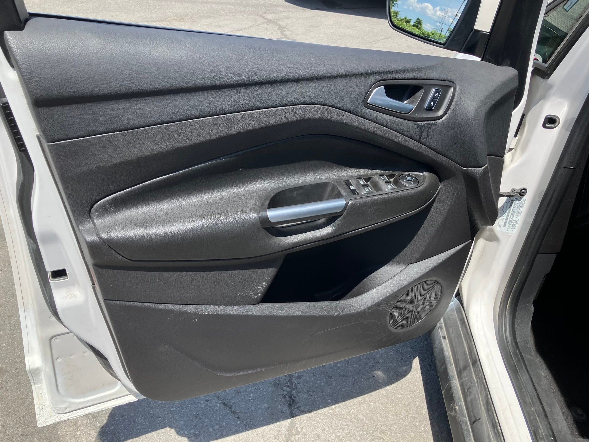 Ford C-Max Hybrid 2016 - Image 10