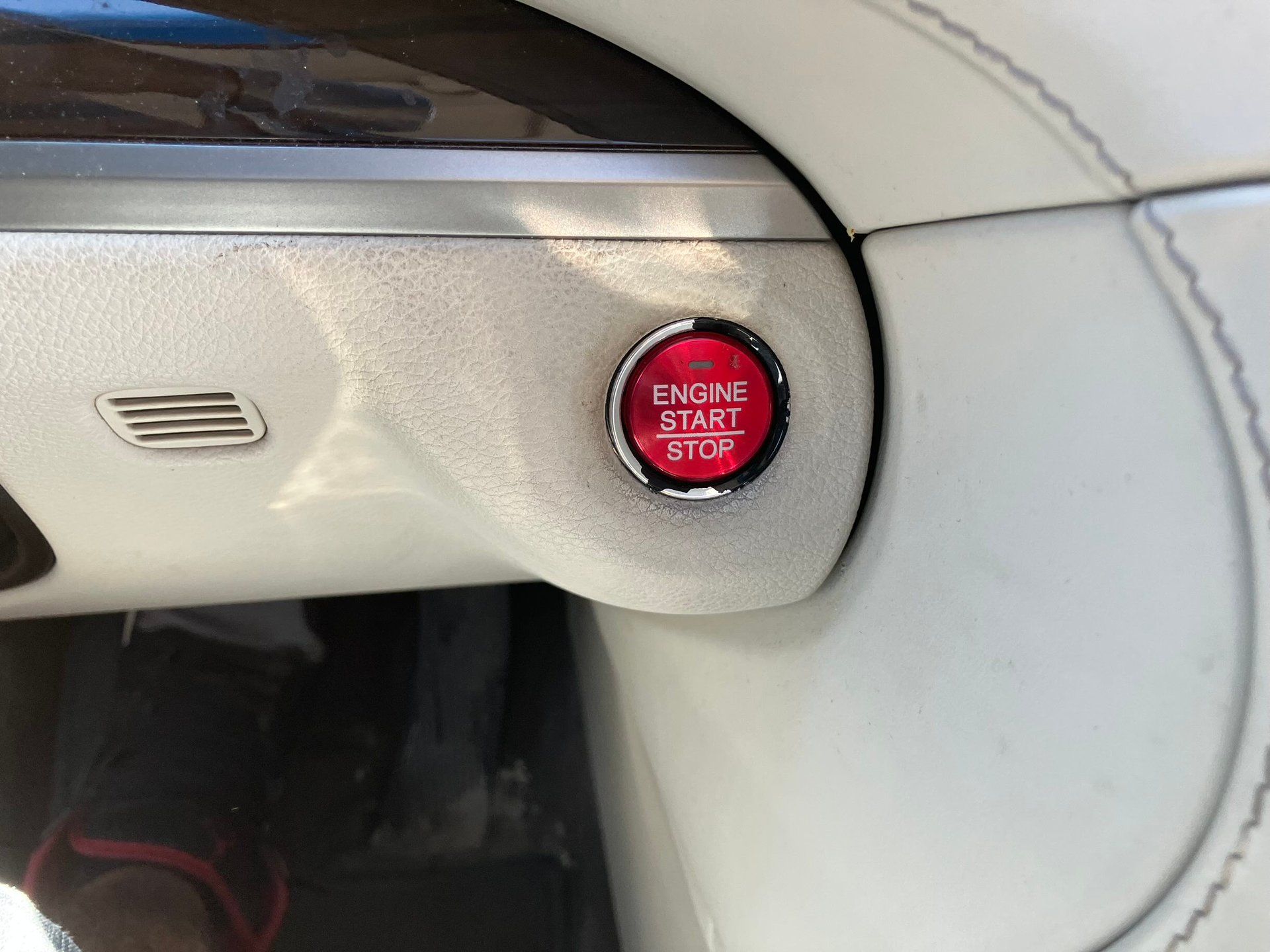 Acura RLX 2014 - Image 17