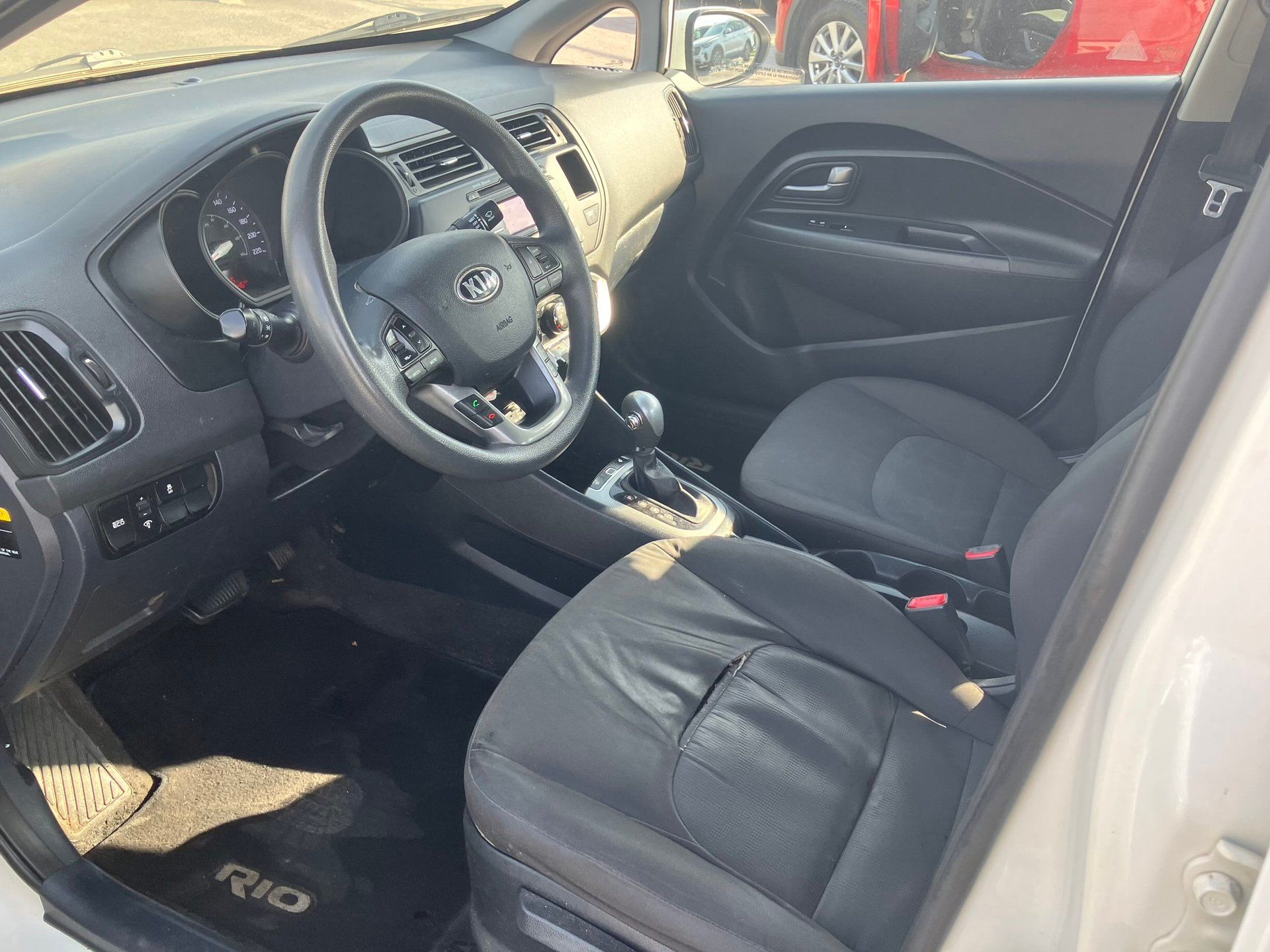 Kia Rio 2015 - Image 10 