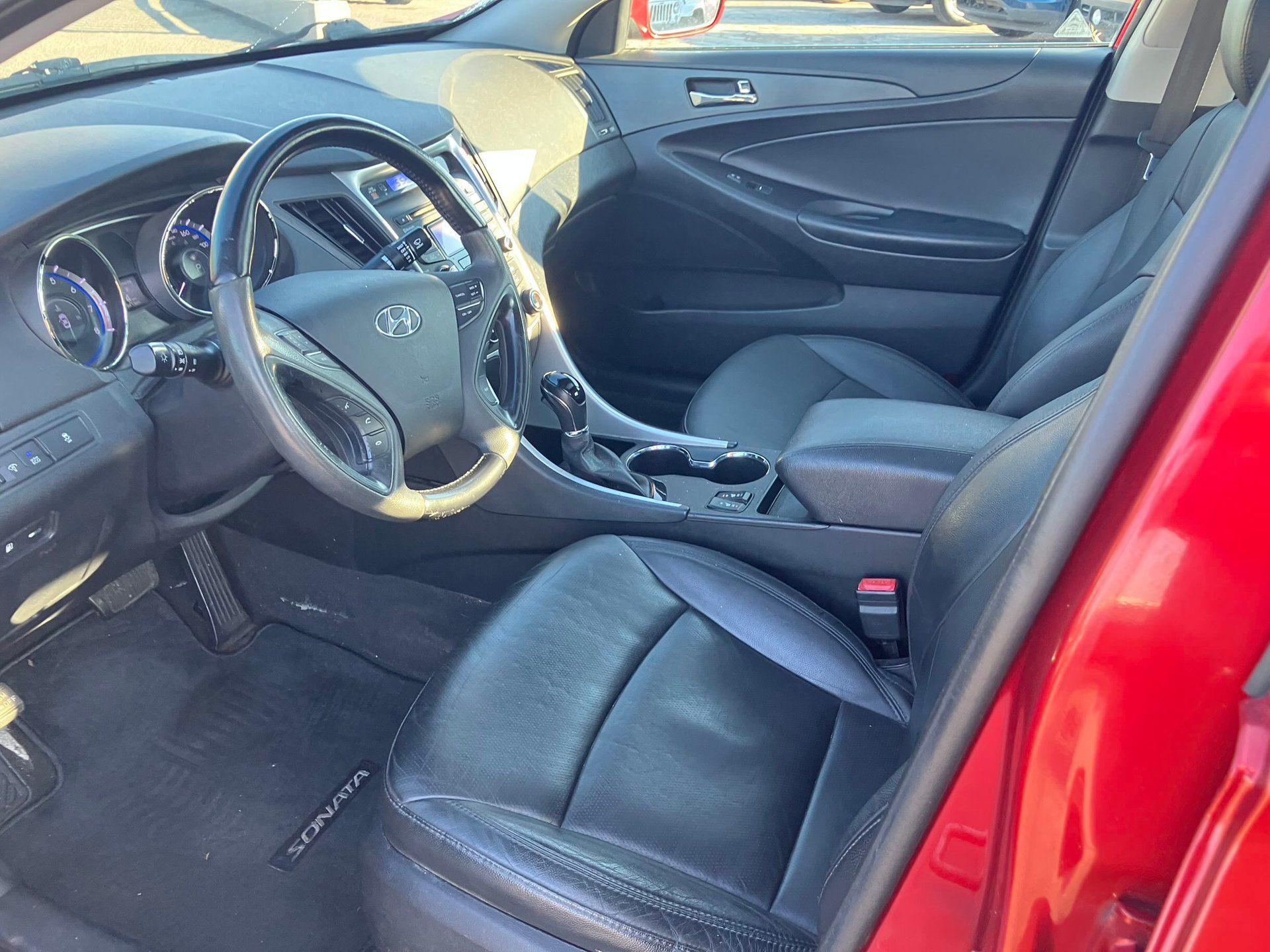 Hyundai Sonata 2013 - Image 12