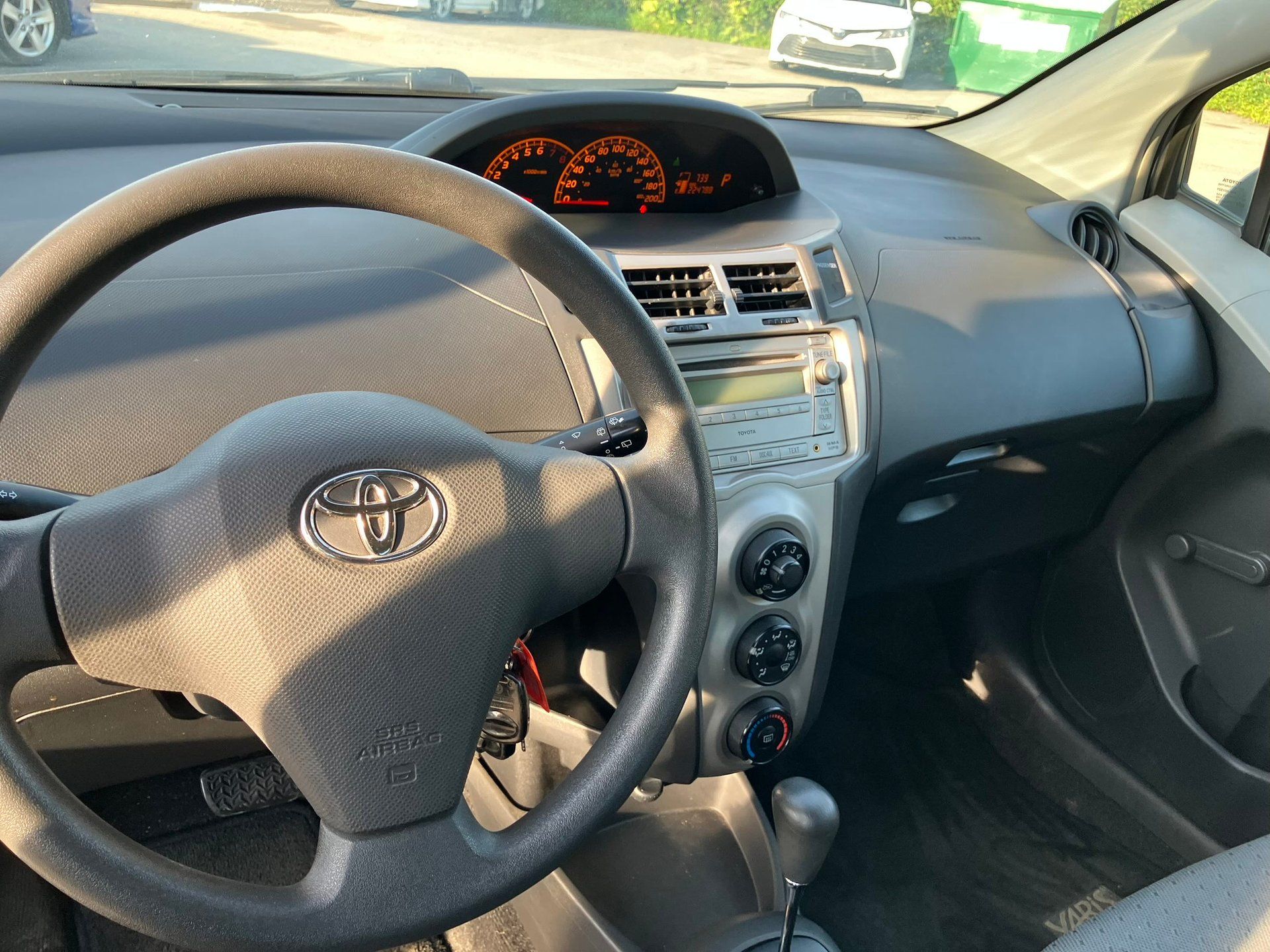 Toyota Yaris 2010 - Image 12