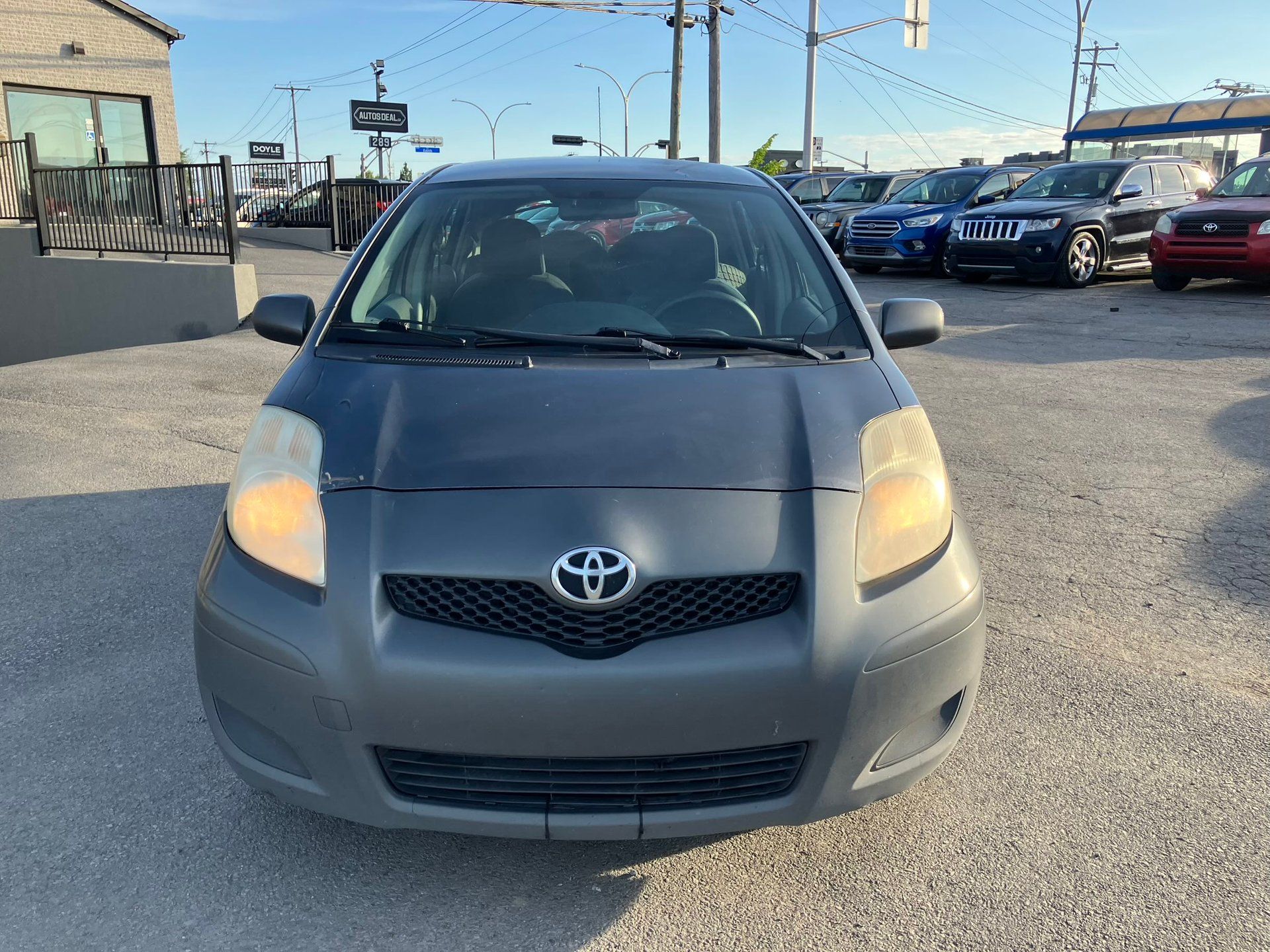 Toyota Yaris 2010 - Image 2