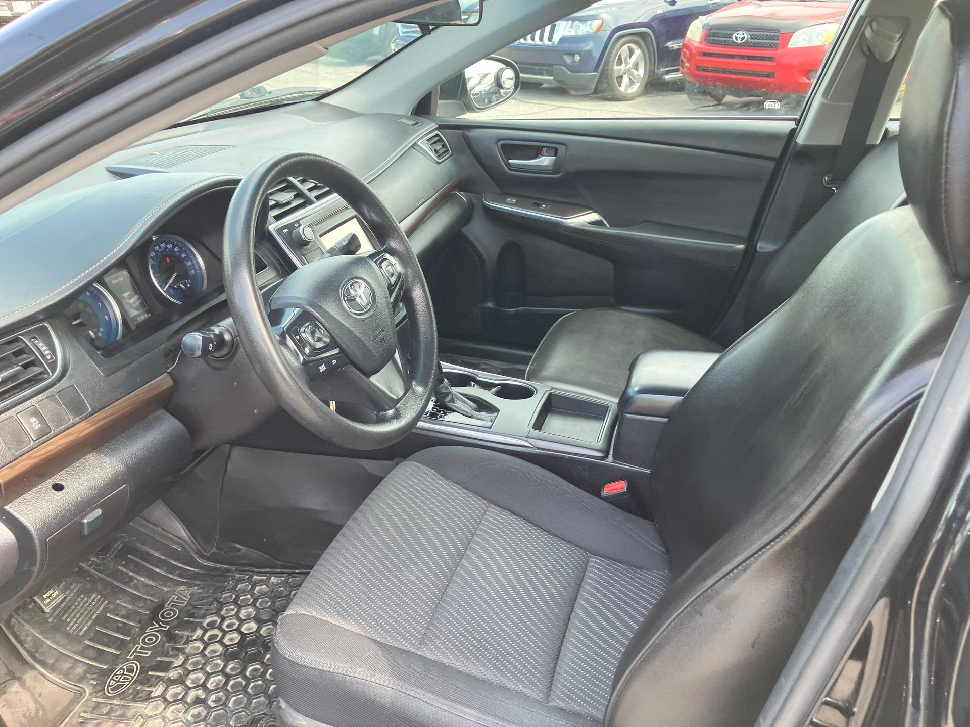 Toyota Camry 2017 - Image 11