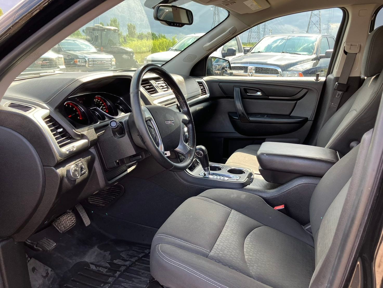 GMC Acadia 2016 - Image 10