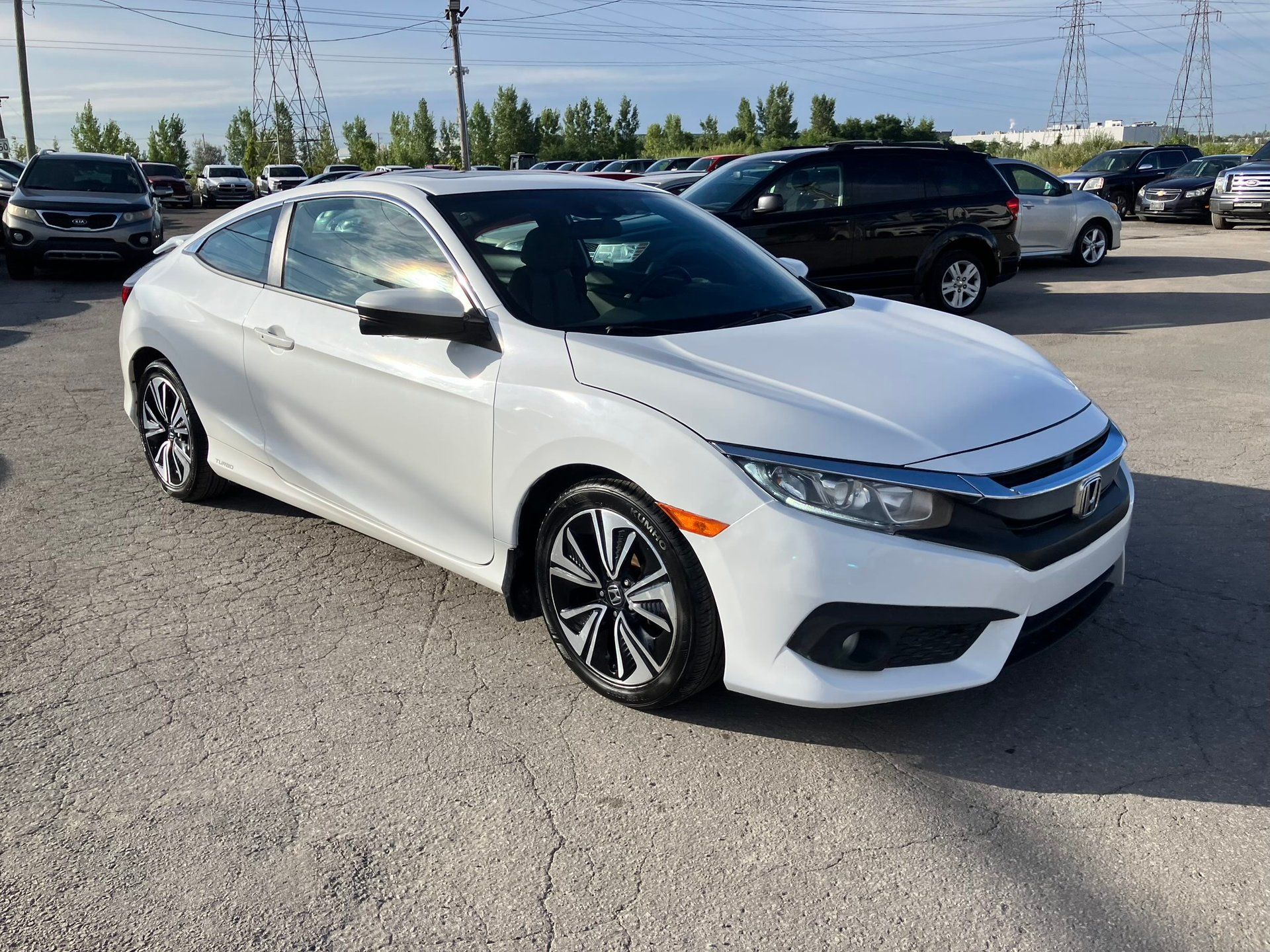 Honda Civic 2017 - Image 2 
