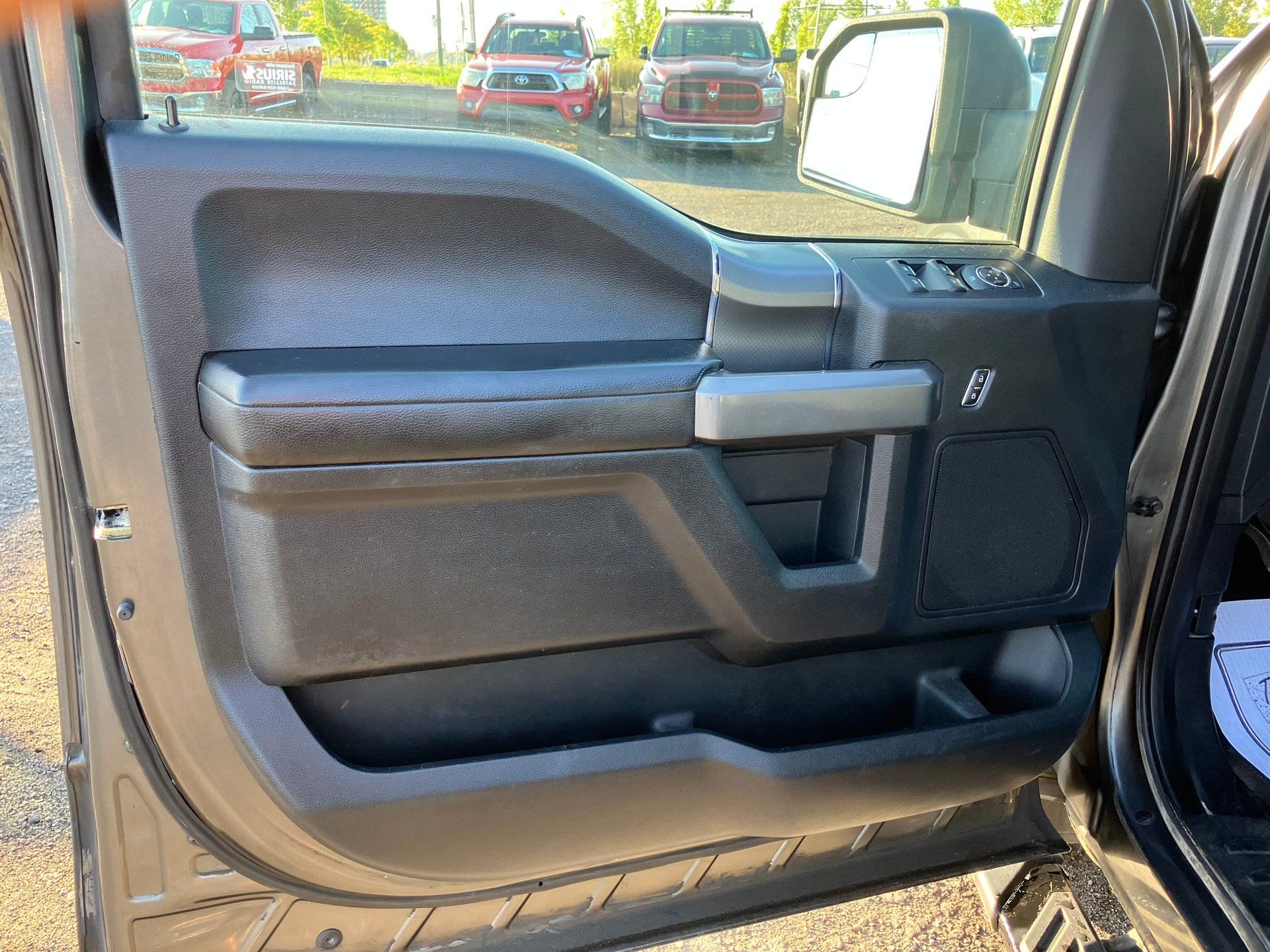 Ford F-150 2015 - Image 10 