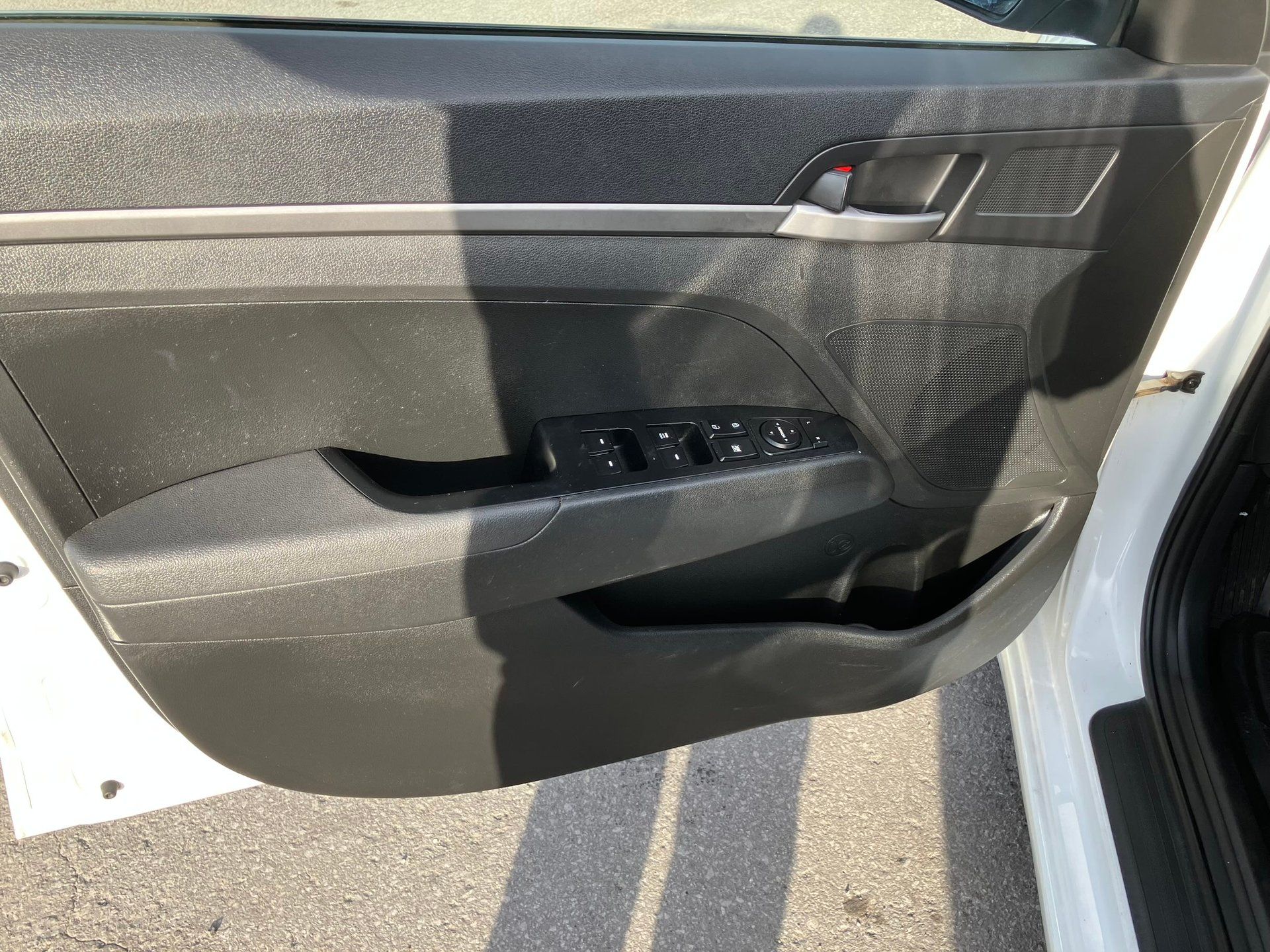Hyundai Elantra 2017 - Image 9 