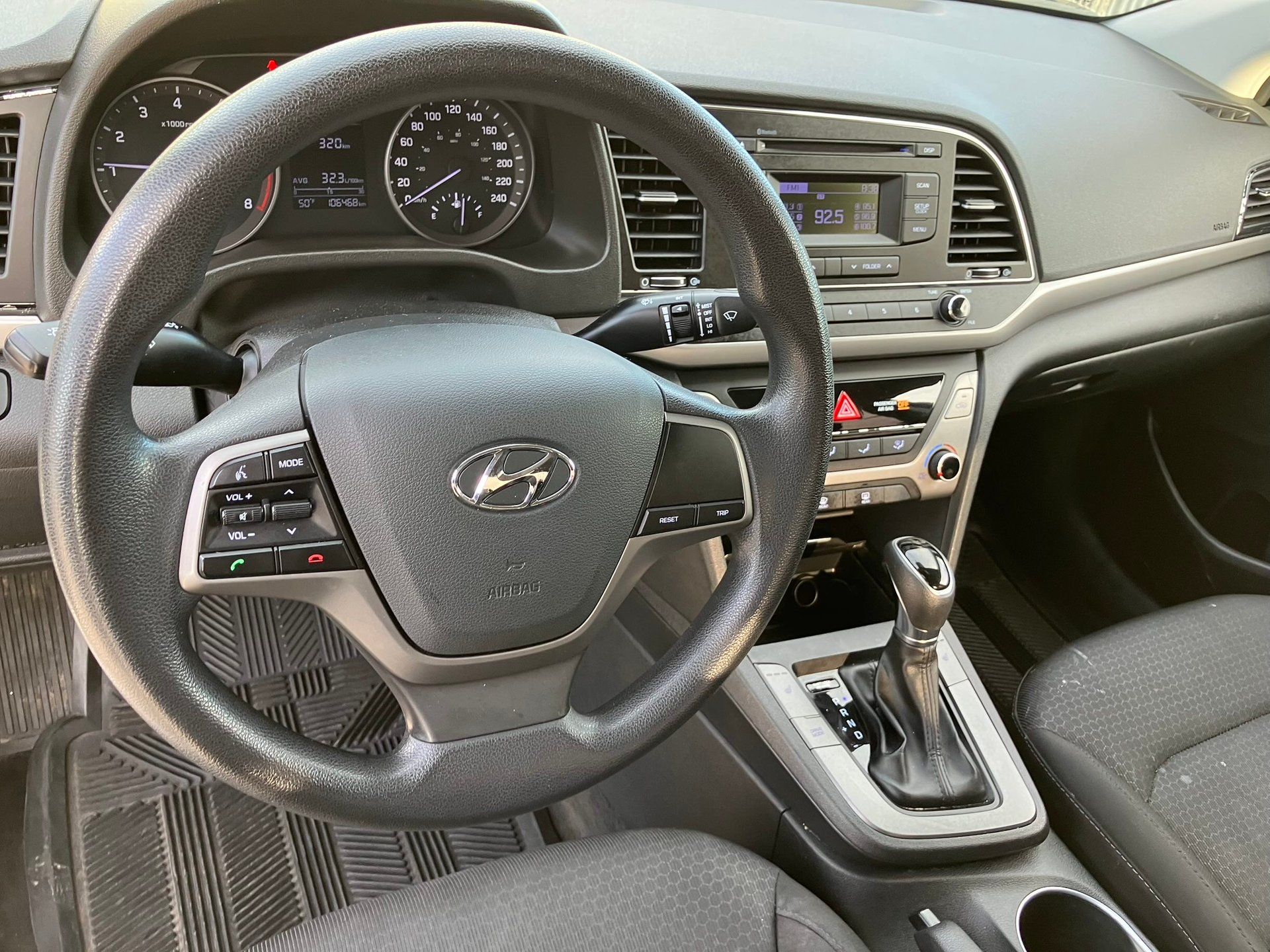 Hyundai Elantra 2017 - Image 11 