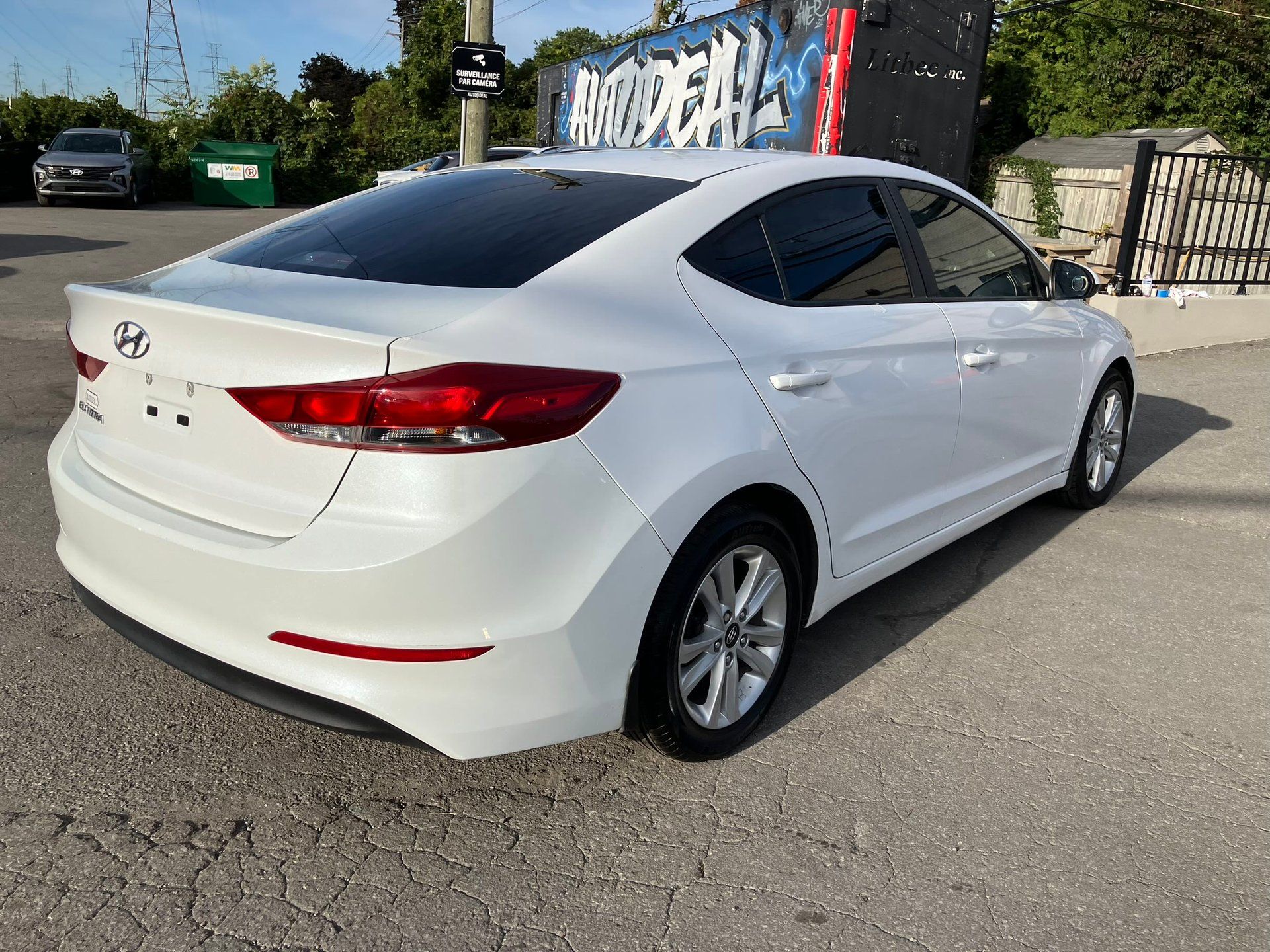 Hyundai Elantra 2017 - Image 4 