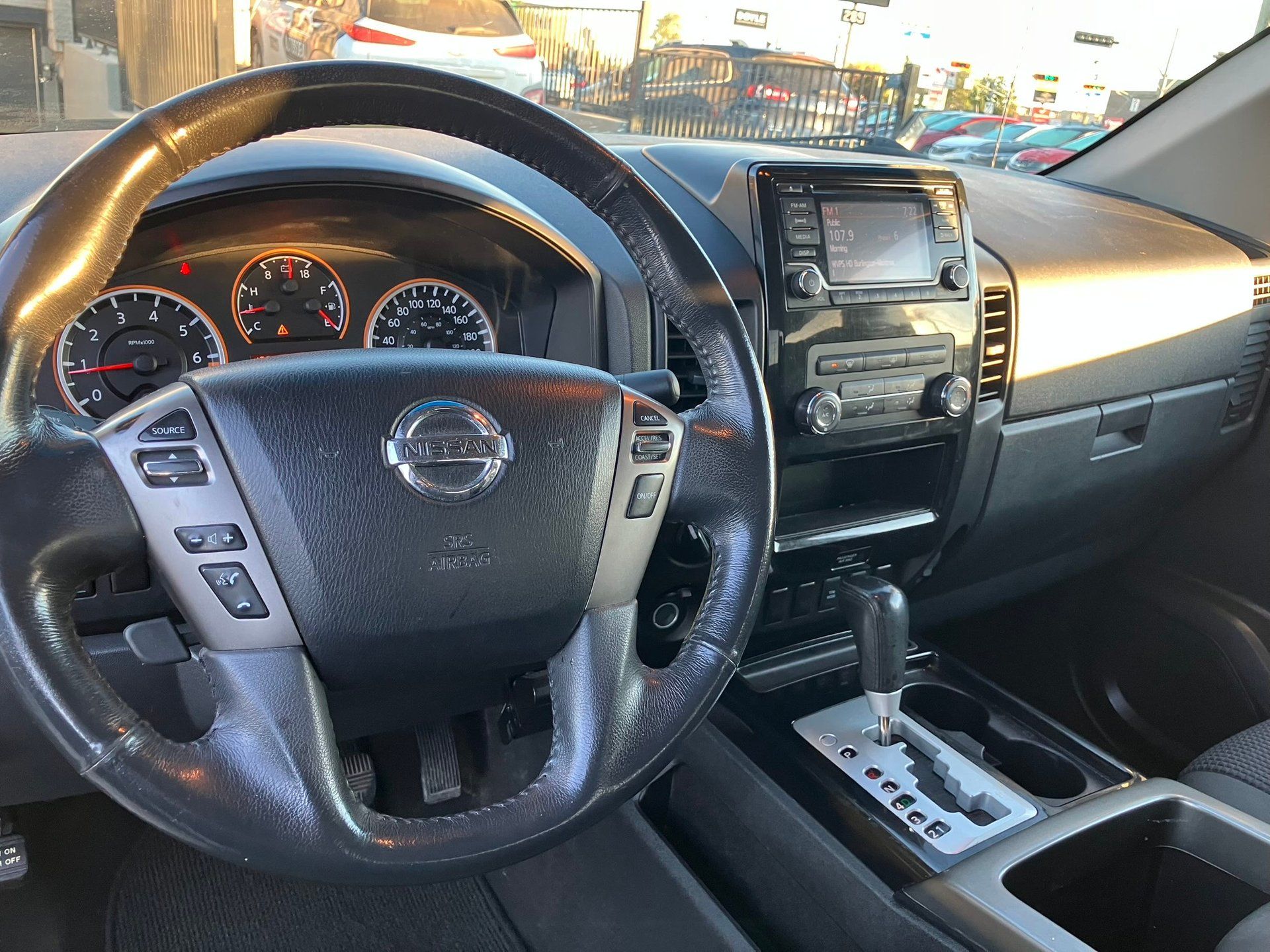 Nissan Titan 2015 - Image 11 