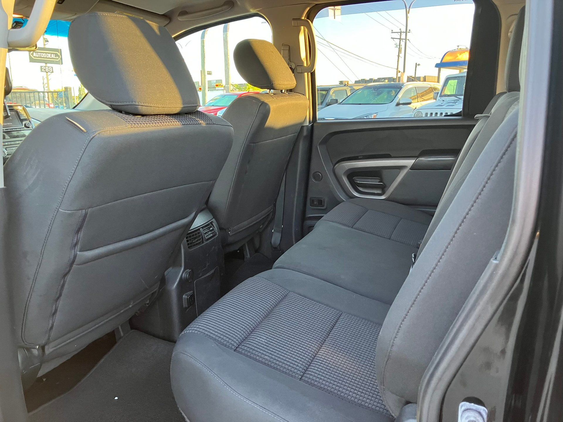 Nissan Titan 2015 - Image 12 