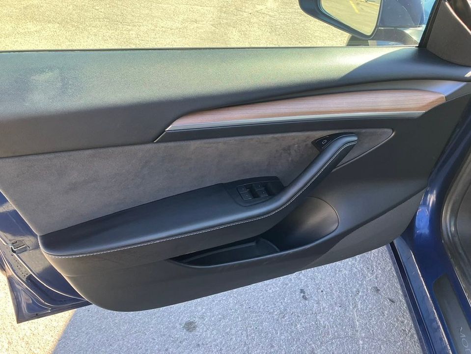 Tesla Model 3 2021 - Image 9