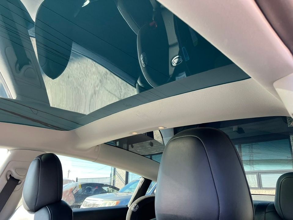 Tesla Model 3 2021 - Image 11