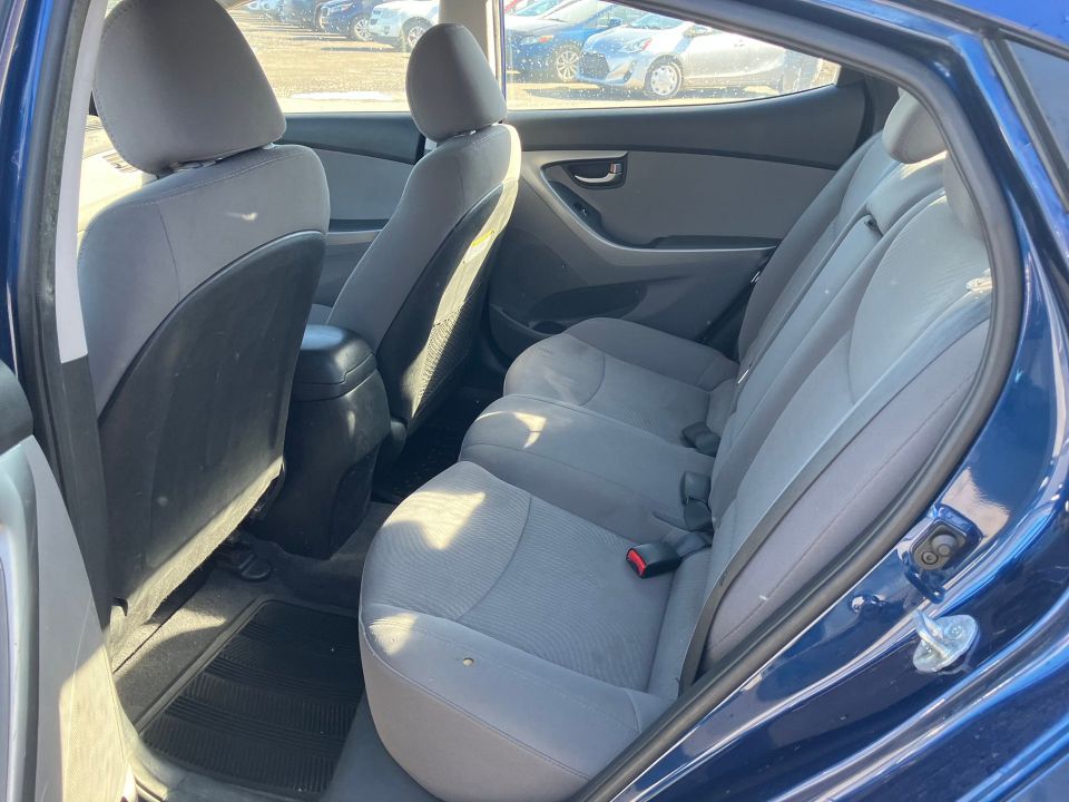 Hyundai Elantra 2016 - Image 12