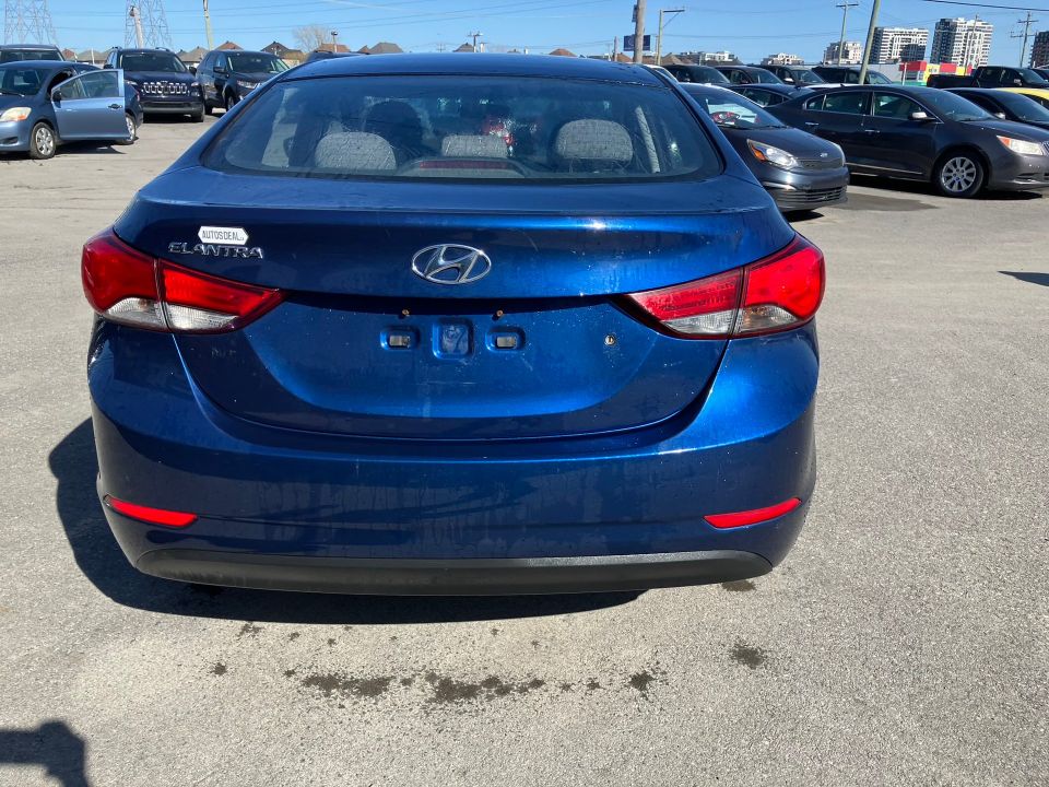 Hyundai Elantra 2016 - Image 6