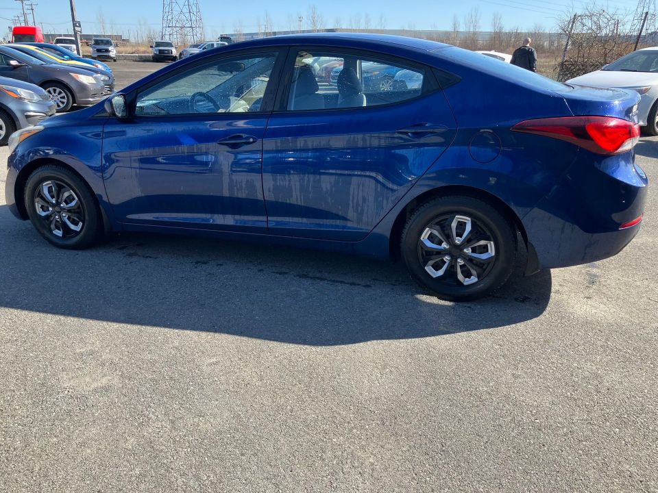 Hyundai Elantra 2016 - Image 8