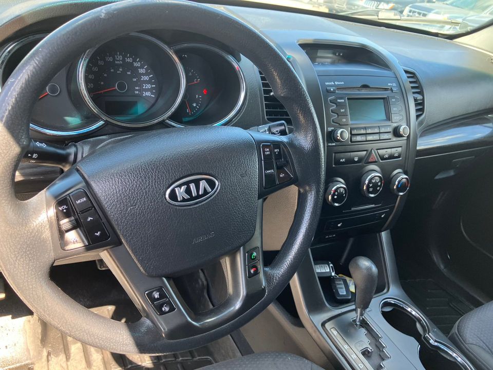 KIA Sorento 2012 - Image 12