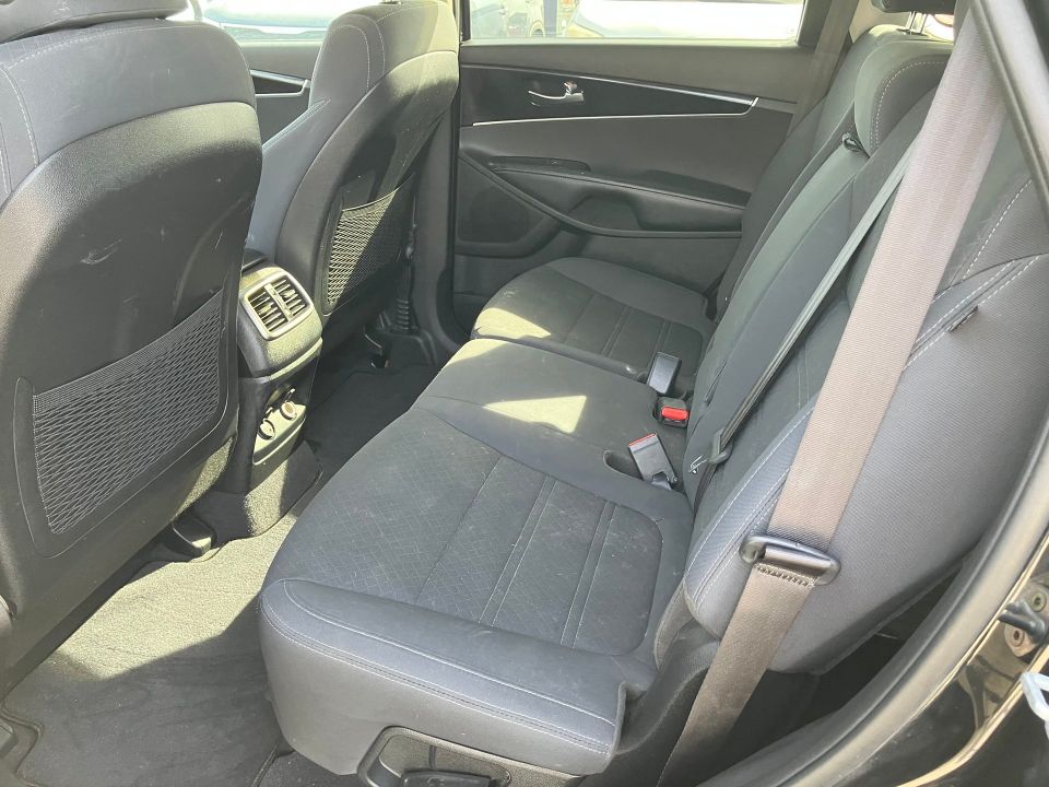 Kia Sorento 2017 - Image 12