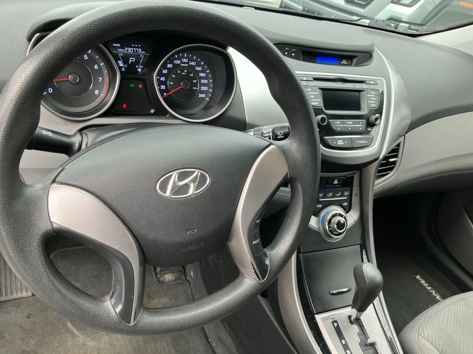 Hyundai Elantra 2013 - Image 11
