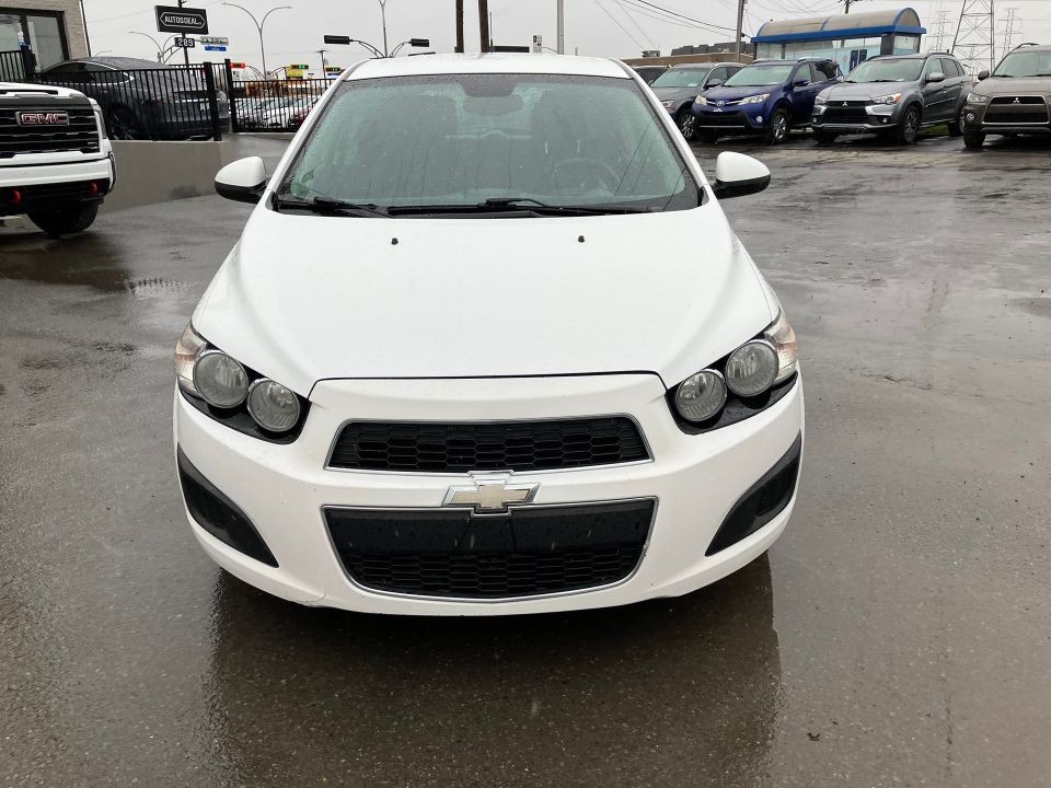 Chevrolet Sonic 2012 - Image 2