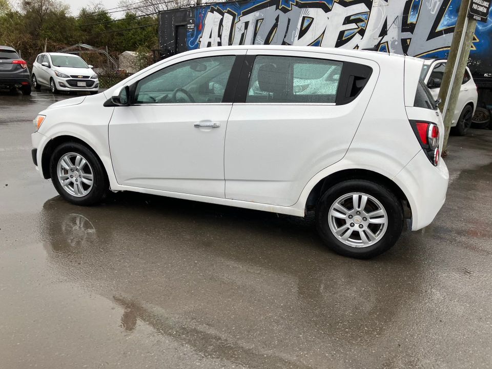 Chevrolet Sonic 2012 - Image 8