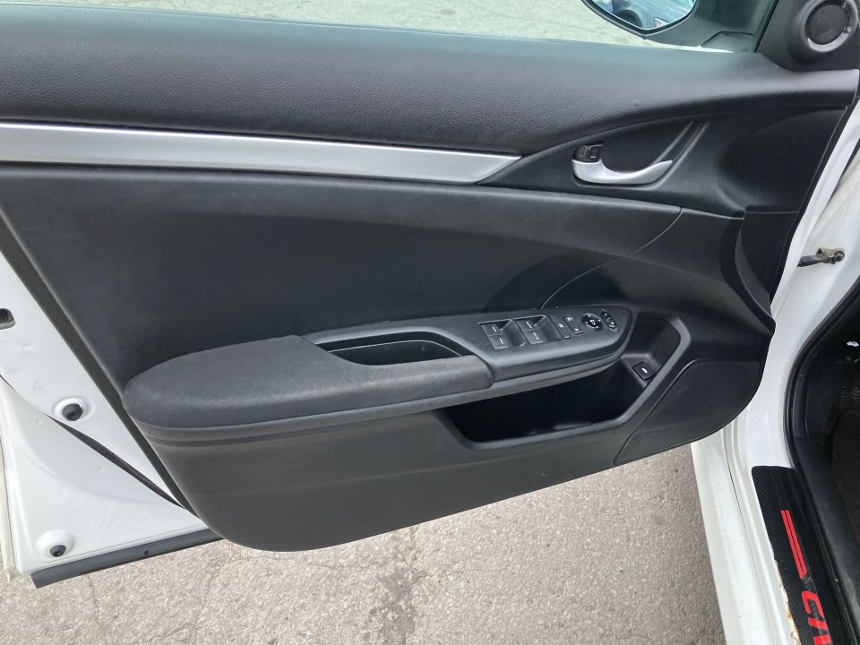 Honda Civic 2016 - Image 10