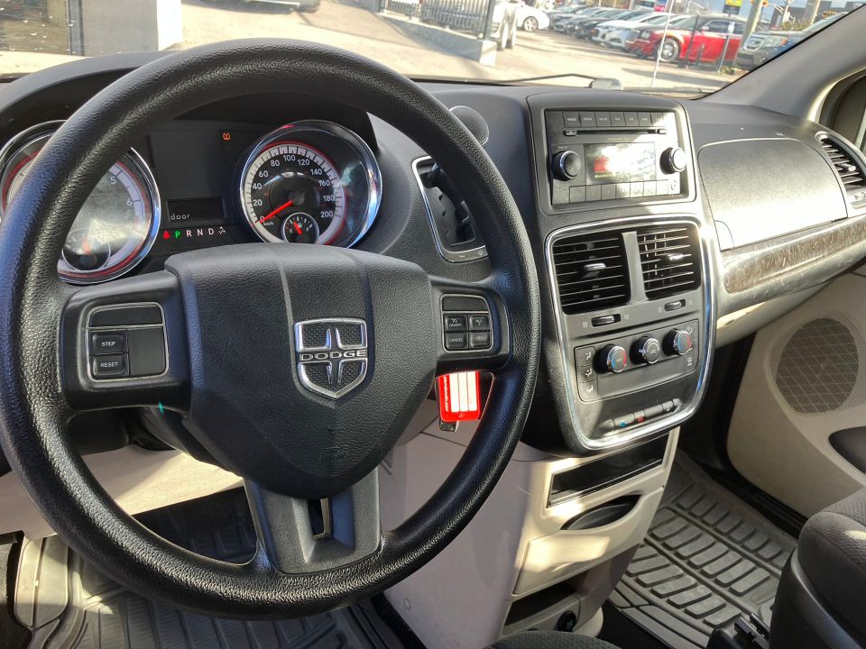 Dodge Grand Caravan 2012 - Image 12