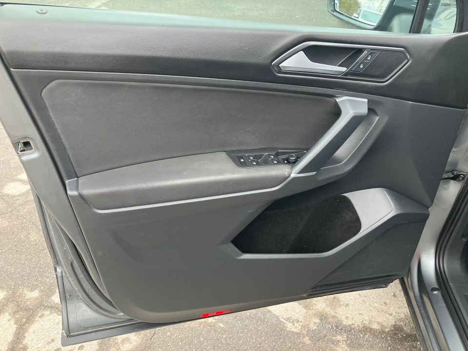 Volkswagen Tiguan 2018 - Image 10