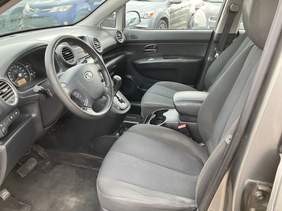 Kia Rondo 2011 - Image 11