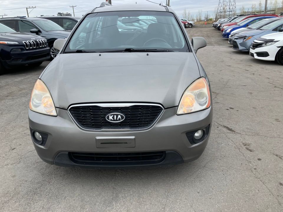 Kia Rondo 2011 - Image 2