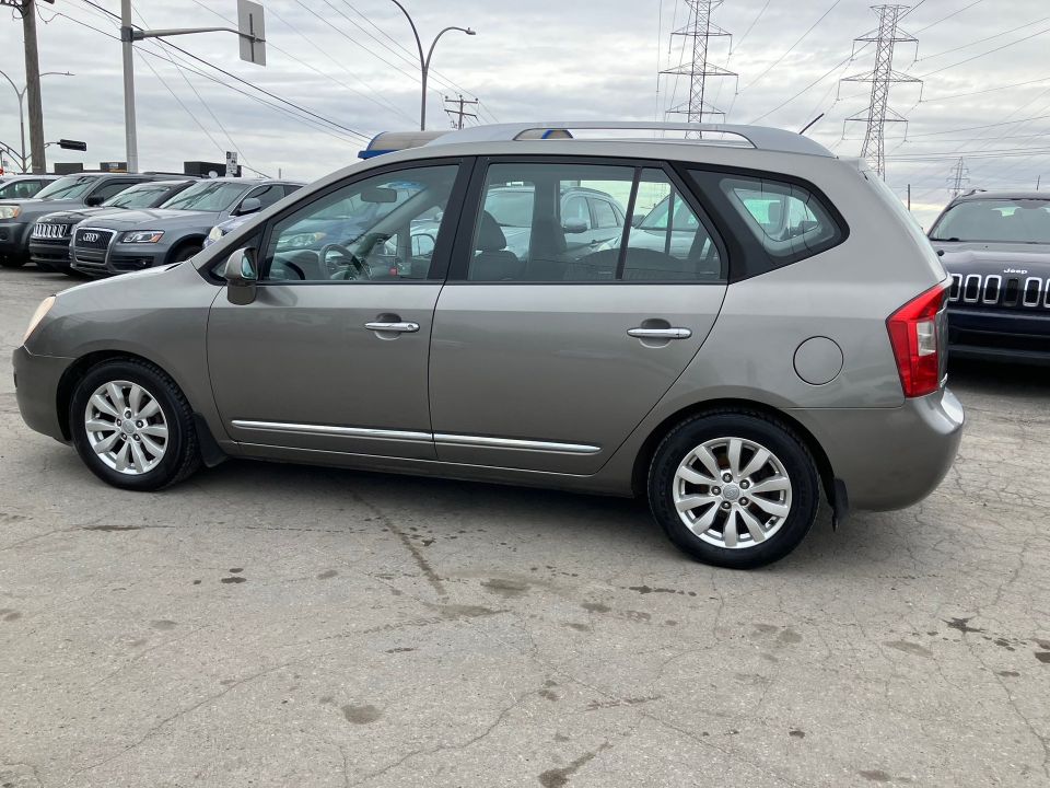 Kia Rondo 2011 - Image 8