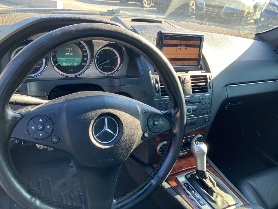 Mercedes-Benz C 350 2011 - Image 11