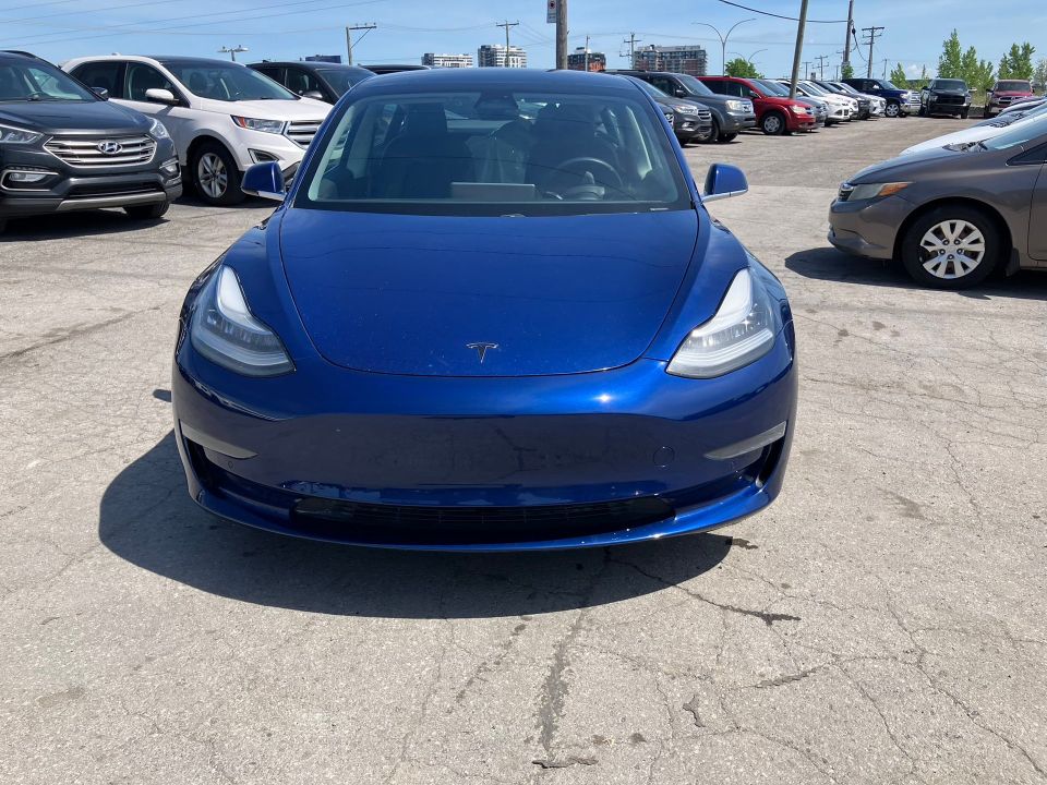 Tesla Model 3 2020 - Image 2