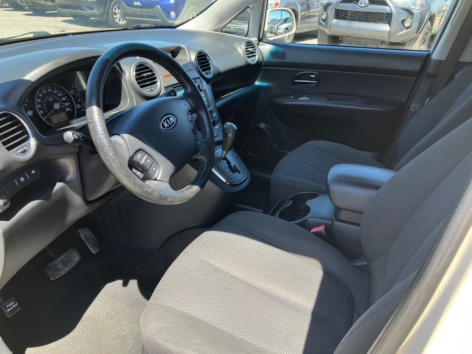 Kia Rondo 2012 - Image 11