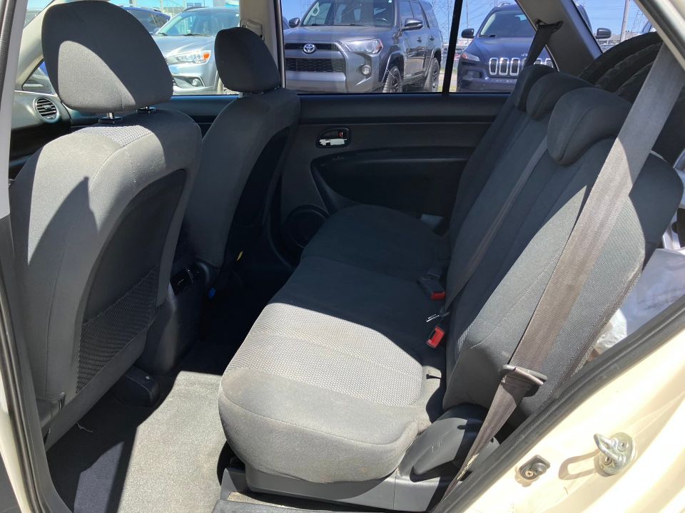 Kia Rondo 2012 - Image 13