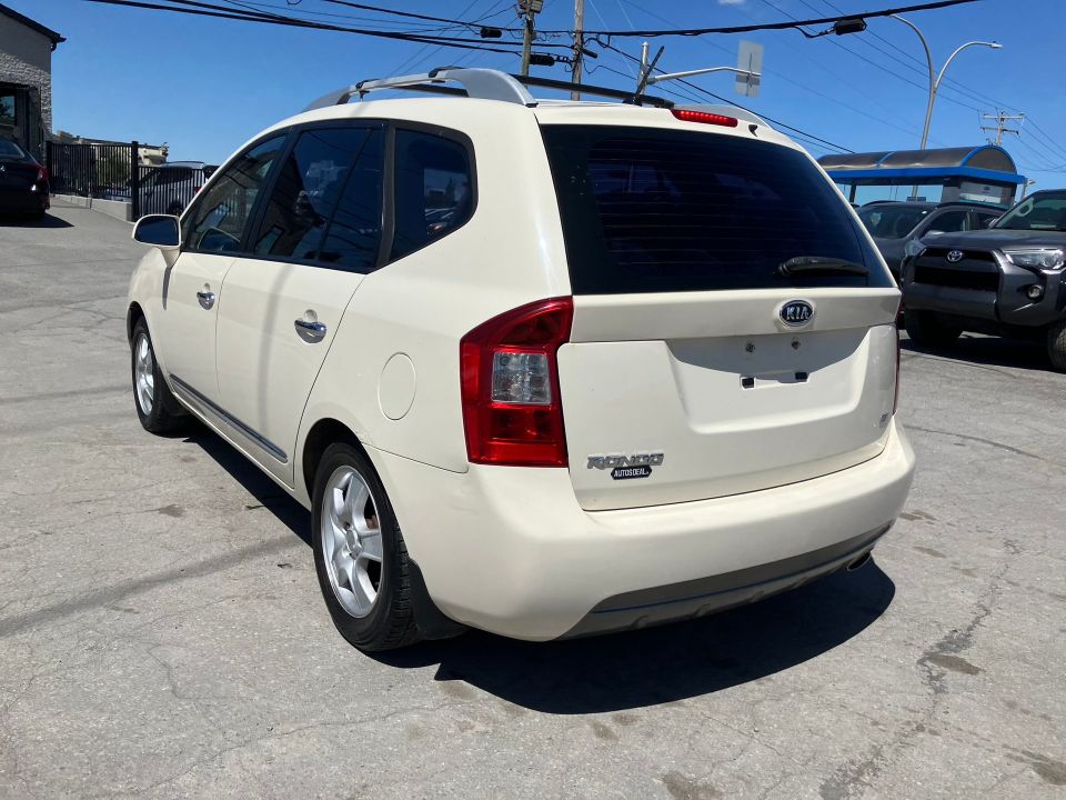 Kia Rondo 2012 - Image 7