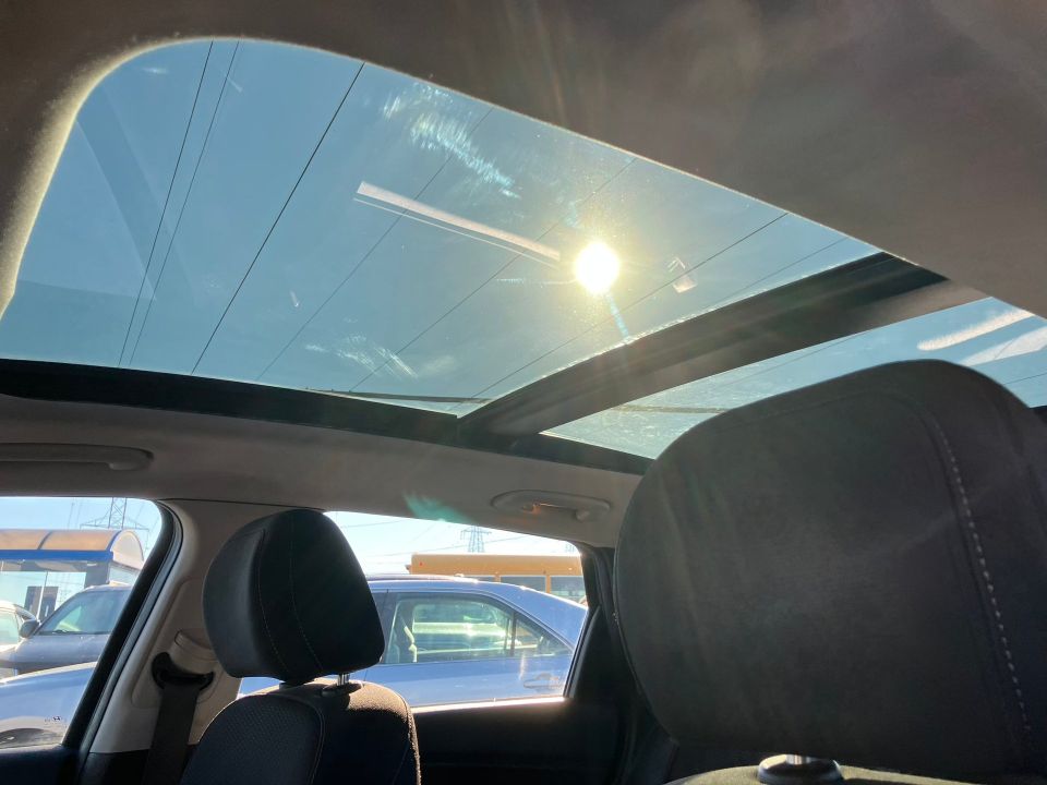 Hyundai Elantra GT 2018 - Image 10