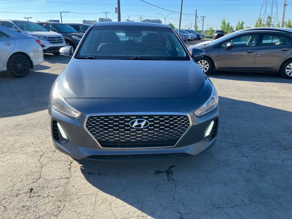 Hyundai Elantra GT 2018 - Image 2