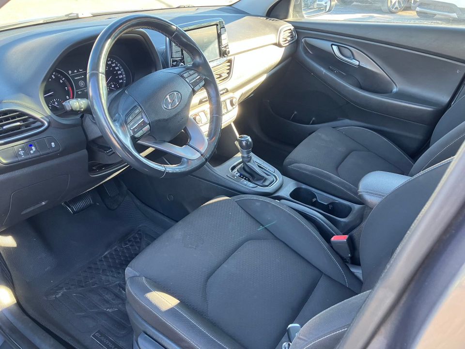 Hyundai Elantra GT 2018 - Image 12