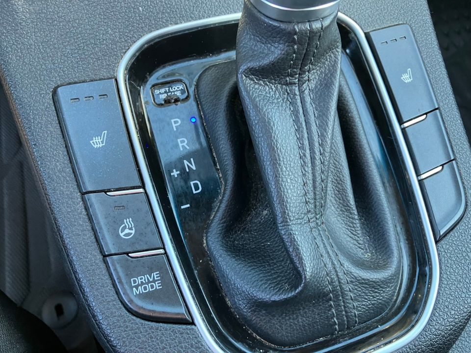 Hyundai Elantra GT 2018 - Image 14