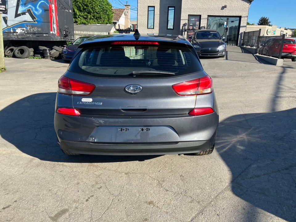 Hyundai Elantra GT 2018 - Image 6