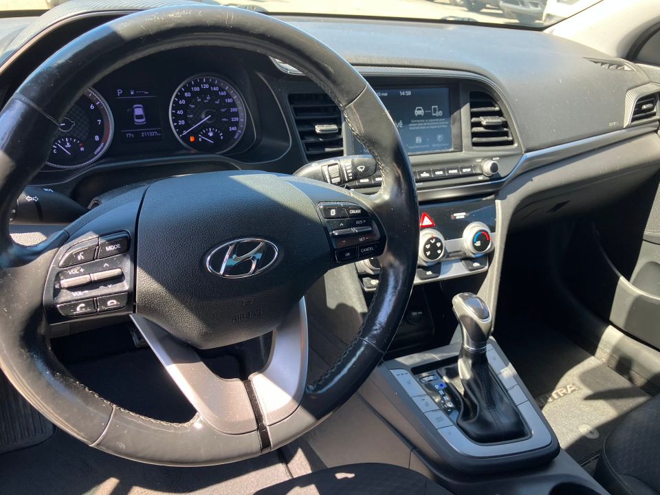 Hyundai Elantra 2020 - Image 12