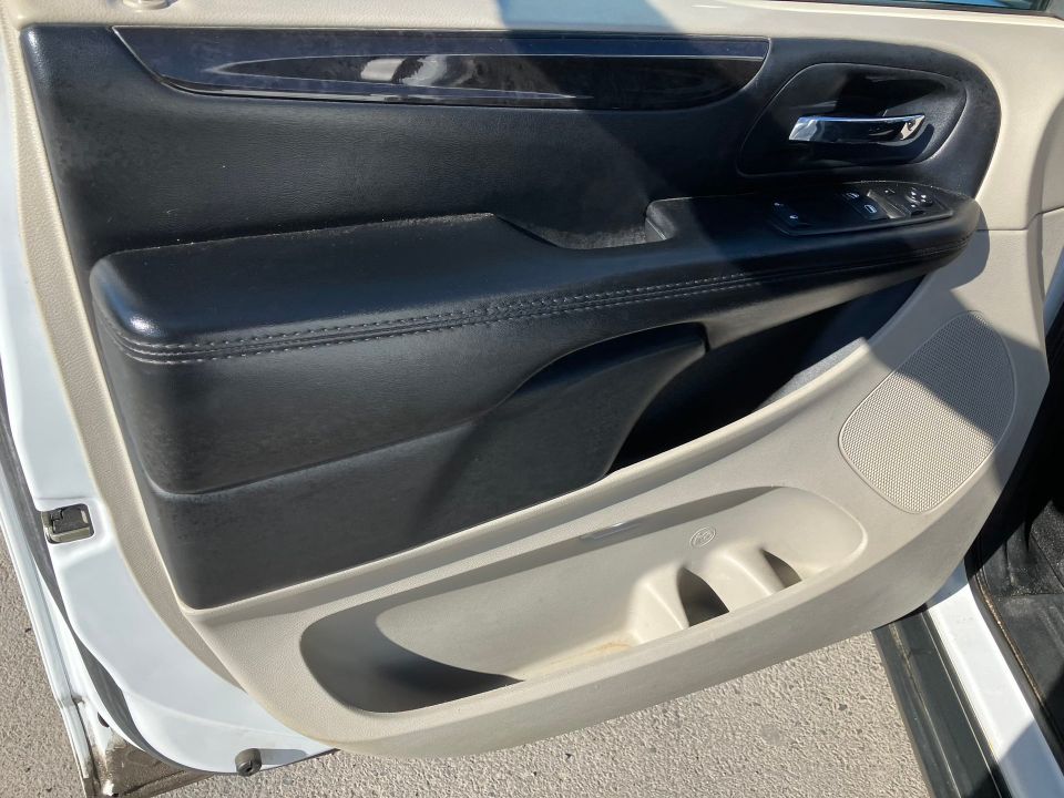 Dodge Grand Caravan 2015 - Image 10