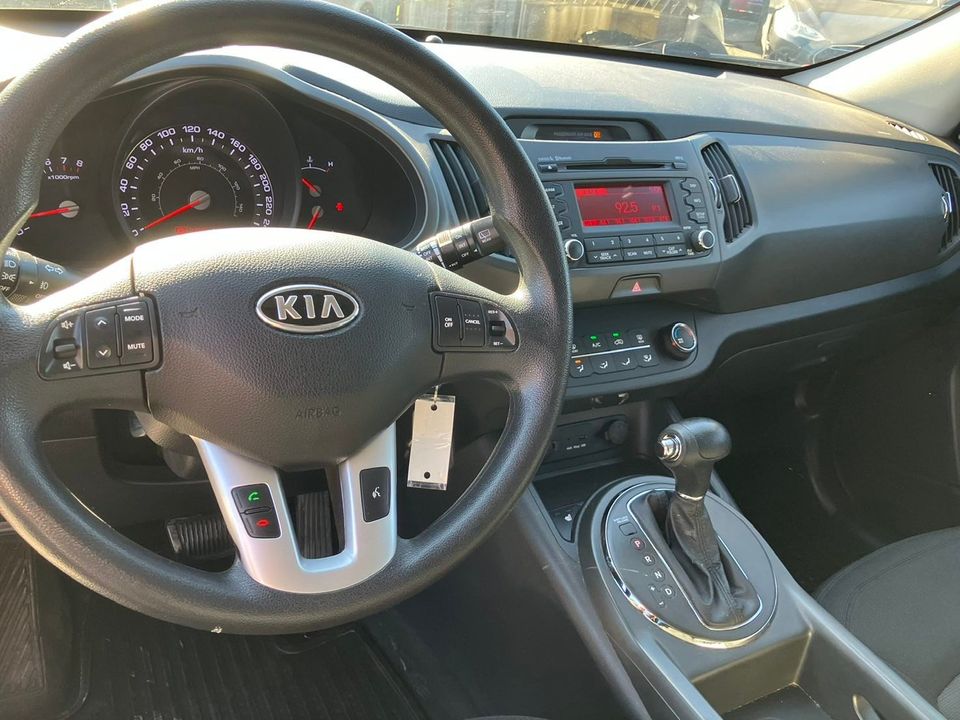 Kia Sportage 2012 - Image 12