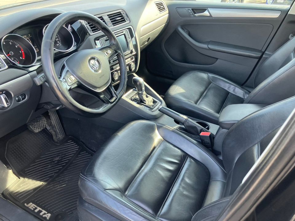 Volkswagen Jetta 2017 - Image 12