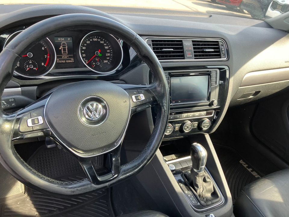Volkswagen Jetta 2017 - Image 13